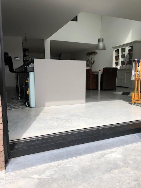 Keuken aangelegd in beton